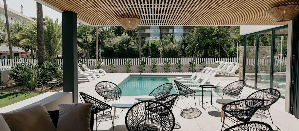 Monica Hotel กัมบริลส์ ภายนอก รูปภาพ